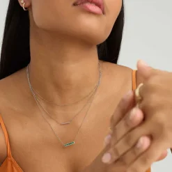 Necklaces<Mejuri Baguette Emerald Bar Necklace