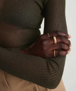 Rings<Mejuri Baguette Emerald Stacker Ring