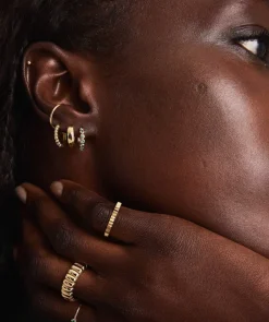Earrings<Mejuri Bezel Emerald Huggies