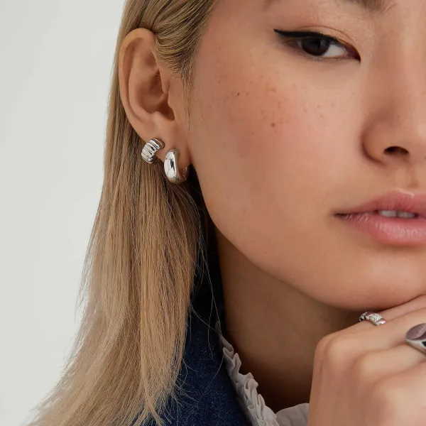 Earrings<Mejuri Chunky Medium Hoops