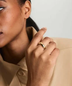 Rings<Mejuri Figure Ring