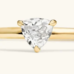 Rings<Mejuri Gemstone Trillion Stacker Ring