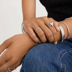 Rings<Mejuri Heart Pav Diamond Ring