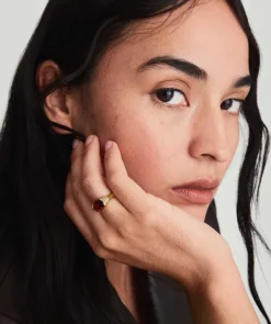 Rings<Mejuri Heirloom Ring
