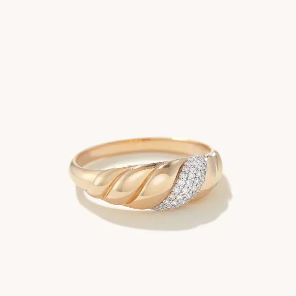 Rings<Mejuri Pav Diamond Croissant D Me Ring