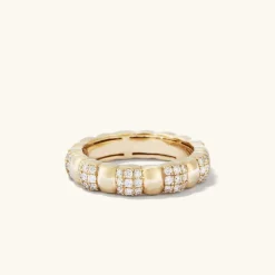 Rings<Mejuri Pav Diamond Soft Charlotte Ring