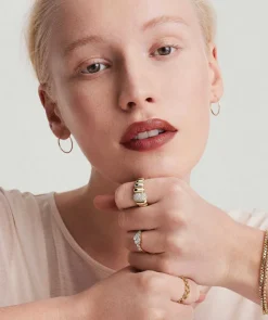 Rings<Mejuri Puffy Charlotte Pav Diamond Ring
