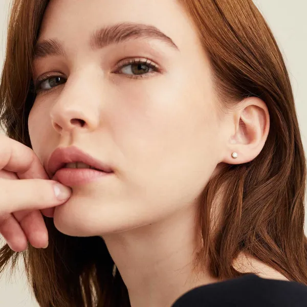 Earrings<Mejuri Round Diamond Studs
