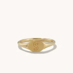 Rings<Mejuri Signet Ring
