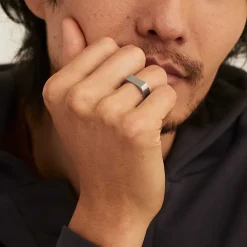 Rings<Mejuri Slim Rectangular Signet Ring