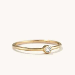 Rings<Mejuri Solo Diamond Ring