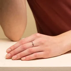 Rings<Mejuri Solo Diamond Ring