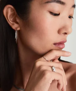 Rings<Mejuri Thin D Me Ring