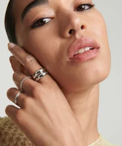 Rings<Mejuri Thin D Me Ring