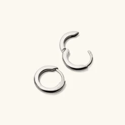 Earrings<Mejuri Tube Huggie Hoops