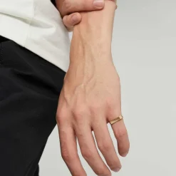 Rings<Mejuri Ultra Slim Rectangular Signet Ring
