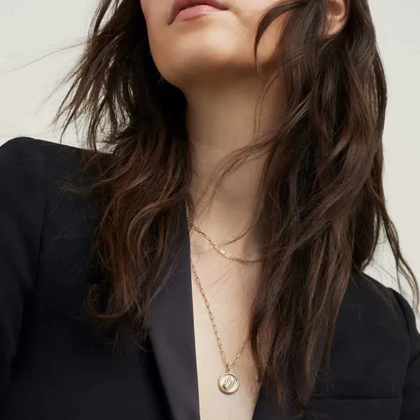 Necklaces<Mejuri Victory: Winged Coin Charm Pendant
