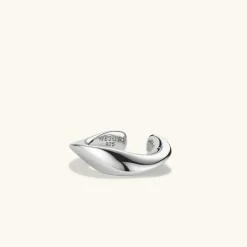 Earrings<Mejuri Wave Ear Cuff